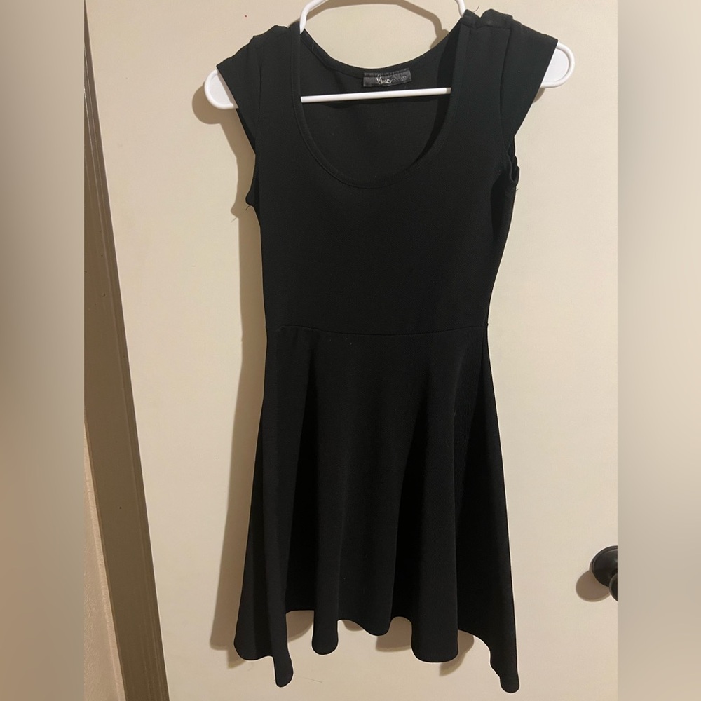 ⚡️ Little black skater dress